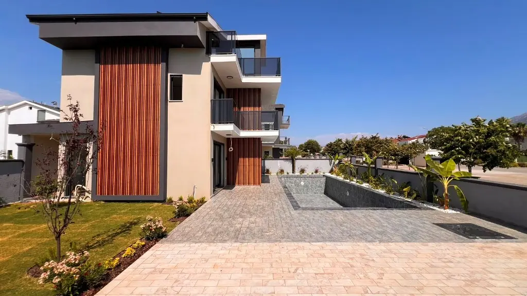 Real estate in Calis